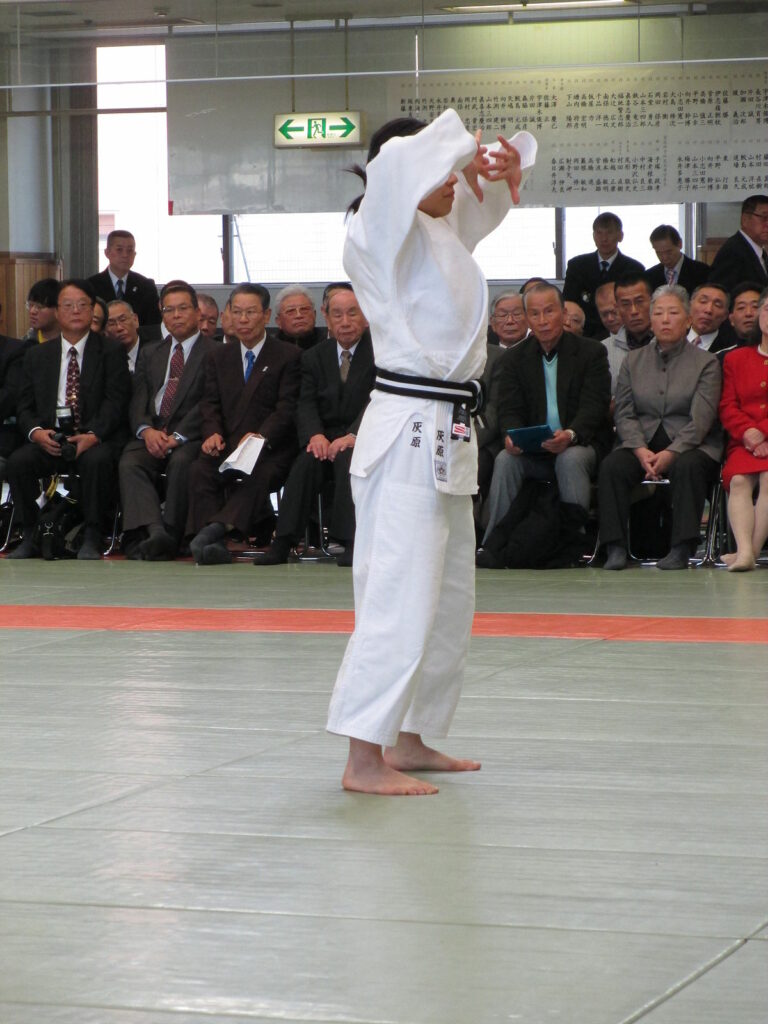 Kagami Migaki - Seiryoku Zen’yo Kokumin Taiiku No Kata